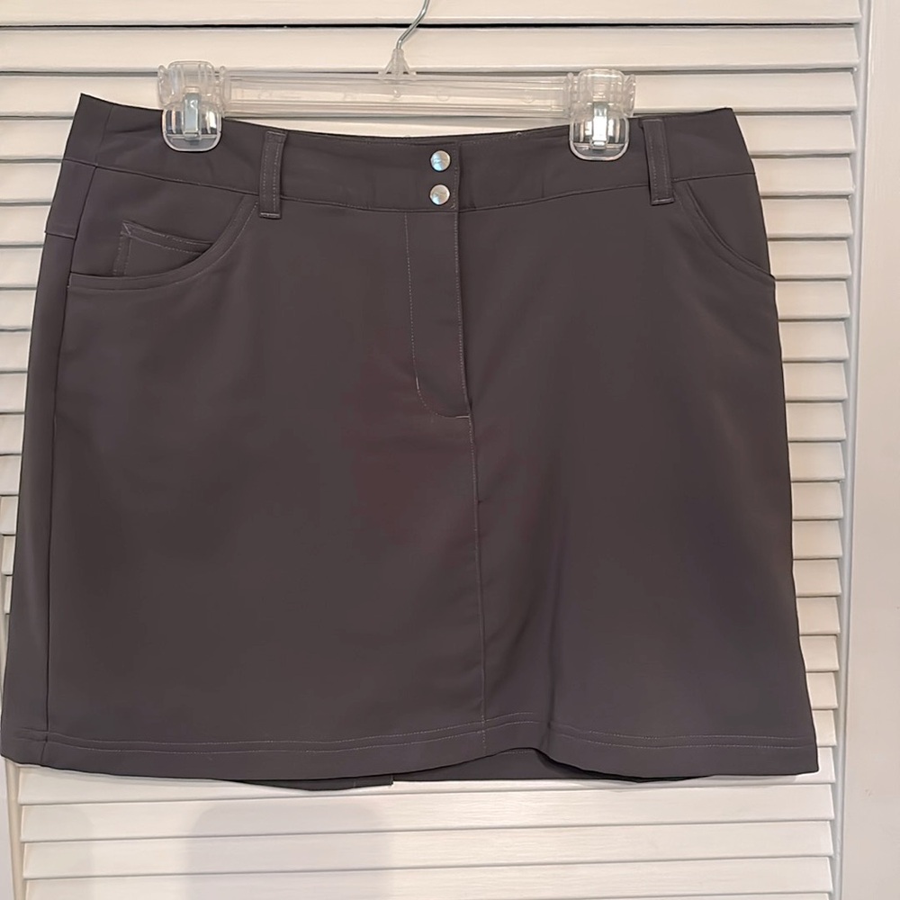 Grey skirt / Golf Skirt. Sz 10